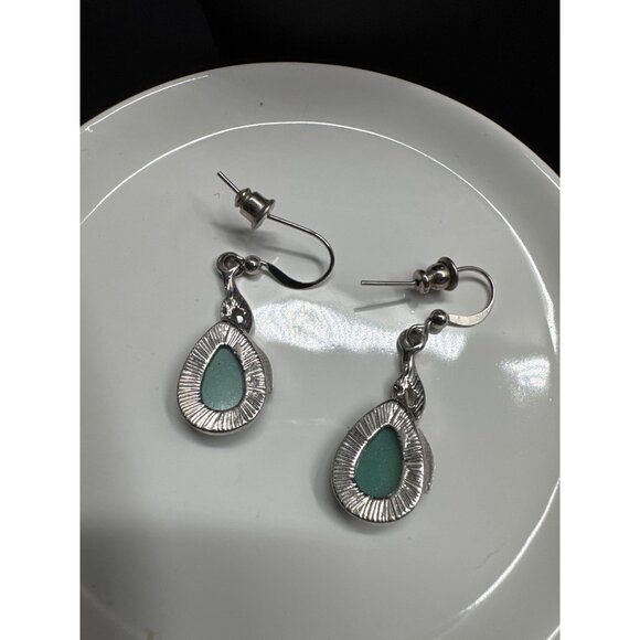 Green Teardrop Pendant Necklace & Earrings Set With Rhinestones - Picture 3 of 10